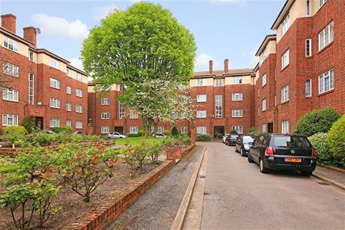 2 Bedroom Flat To Rent In Danescroft, Brent Street, Hendon, NW4