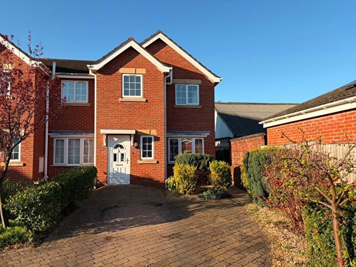 3 Bedroom Semi Detached House For Sale In Ericson Drive, Southport, Merseyside, PR8