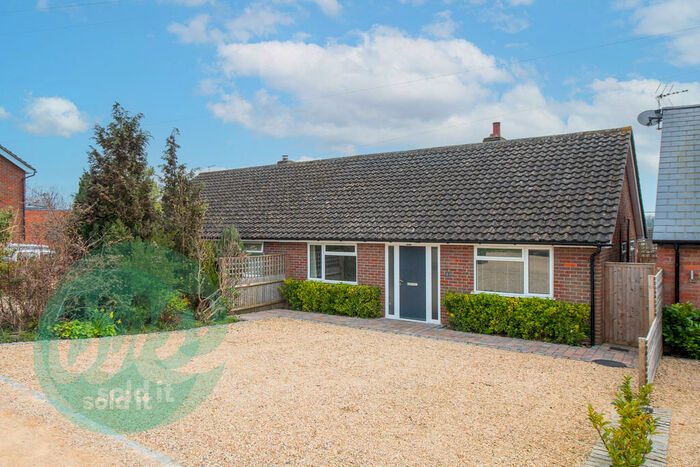 2 Bedroom Bungalow For Sale In Dadbrook Close, Cuddington, HP18