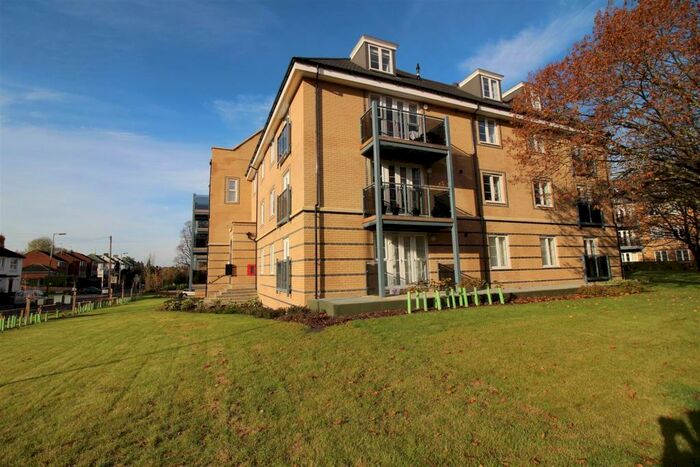 1 Bedroom Apartment To Rent In Kings Mead Court, Hertford, SG13