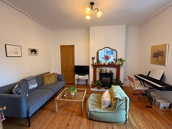 1 Bedroom Flat To Rent In Dunedin Street, Edinburgh, Midlothian, EH7