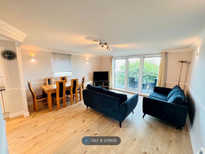 2 Bedroom Flat To Rent In Stretton Mansions, London, SE8