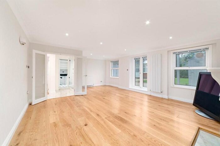 3 Bedroom Flat To Rent In Buckland Crescent, Belsize Park, NW3