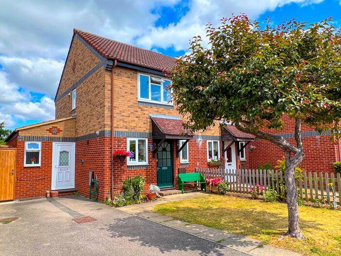 3 Bedroom End Of Terrace House To Rent In Cambridge Road, West Molesey, KT8