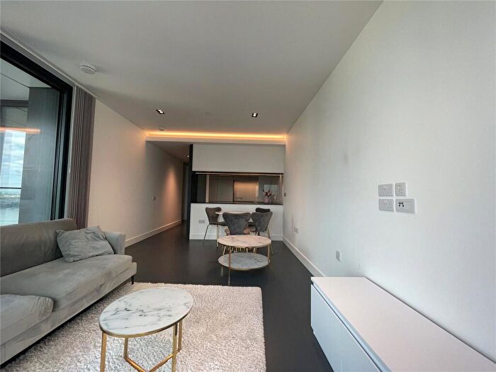 2 Bedroom Apartment To Rent In Amory Tower, Marsh Wall, Canary Wharf, E14