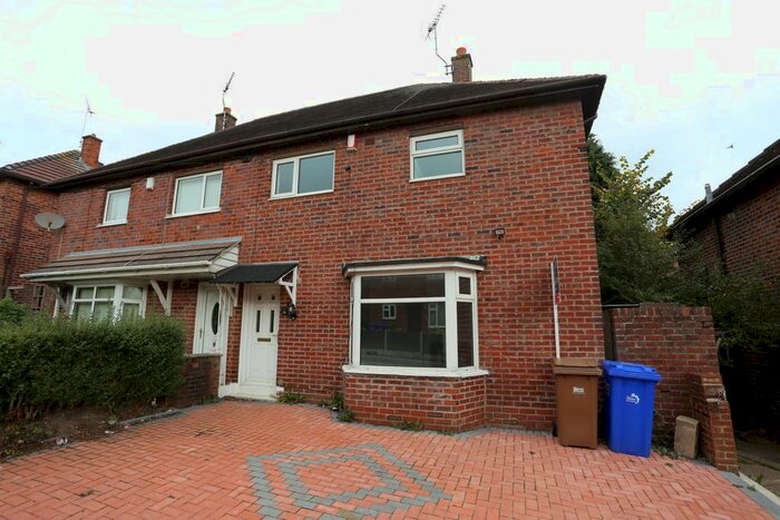 3 Bedroom Semi-Detached House To Rent In Henderson Grove, Meir, ST3
