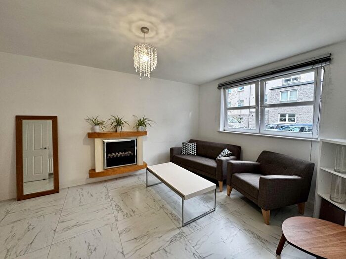 2 Bedroom Flat To Rent In B, South College Street, Aberdeen, AB11