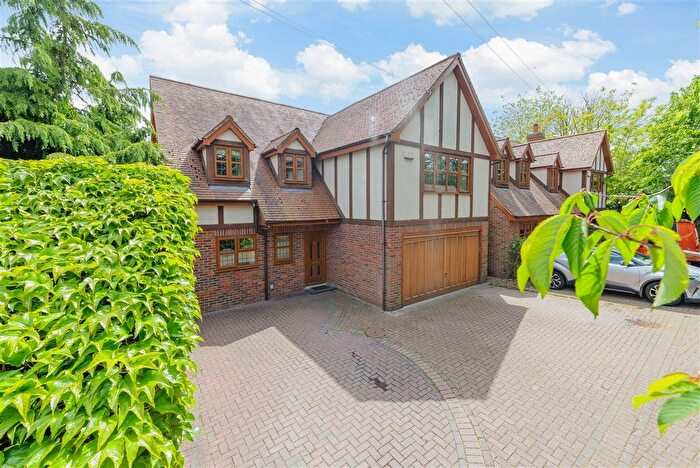4 Bedroom Detached House For Sale In Lower Higham Road, Chalk, Gravesend, Kent, DA12