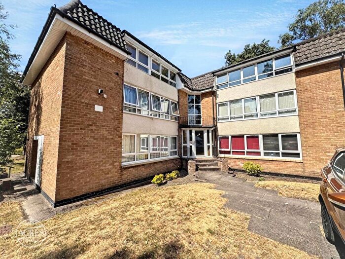 2 Bedroom Apartment For Sale In Limberlost Close, Handsworth Wood, Birmingham, B20