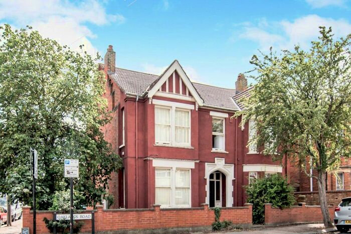 Studio To Rent In Oaklands Road, Bedford, MK40