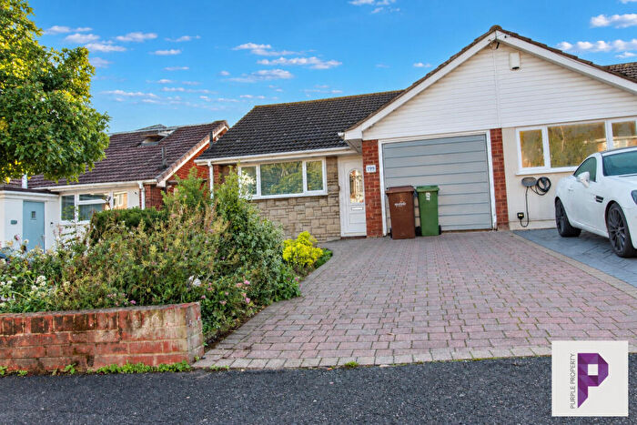 4 Bedroom Semi Detached House For Sale In Lonsdale Drive, Rainham, Gillingham, Kent, ME8