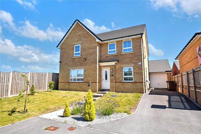 4 Bedroom Detached House To Rent In Bradfield Avenue, Morley, Leeds, West Yorkshire, LS27