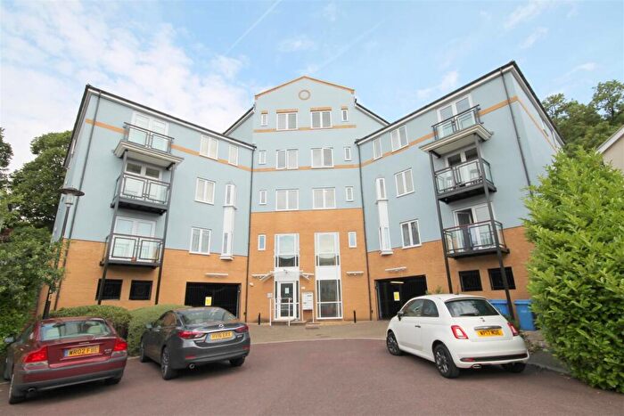 2 Bedroom Flat To Rent In Pier Close Portishead Bristol, BS20