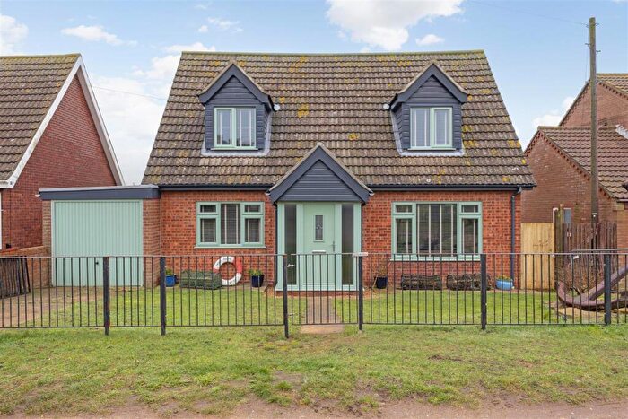 3 Bedroom Detached Bungalow For Sale In Albion Road, Mundesley, NR11