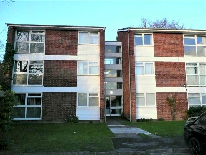 2 Bedroom Flat To Rent In Edwards Court, Slough SL1