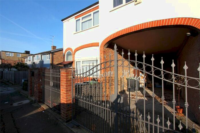 Studio To Rent In Tuscany House, Annington Road, East Finchley, London, N2