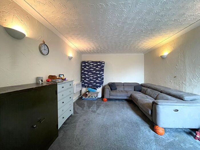 1 Bedroom Flat To Rent In Charnwood Road, Loughborough, LE12