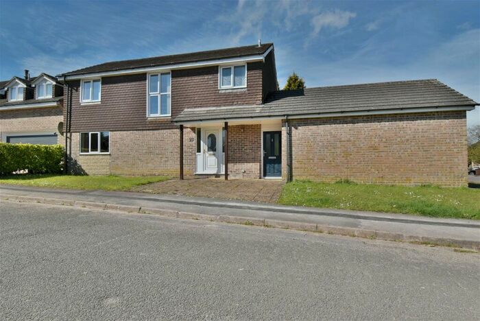 4 Bedroom Detached House For Sale In Greenacres, Woolton Hill, Newbury, RG20