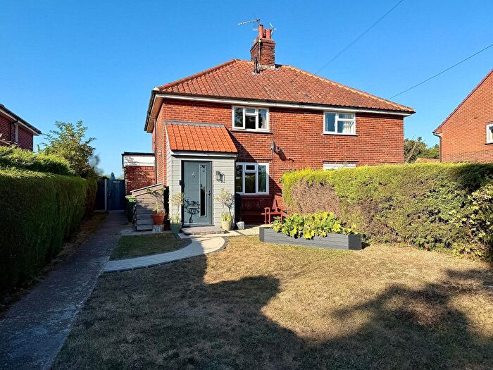 3 Bedroom Semi Detached House For Sale In The Street, Darsham, Saxmundham, IP17
