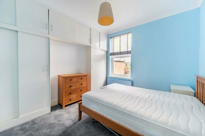 1 Bedroom Flat To Rent In Villiers Road, Willesden Green, London, NW2