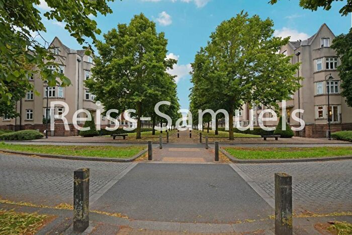 4 Bedroom Town House To Rent In The Boulevard, Greenhithe, Kent, DA9