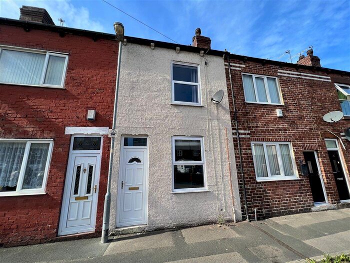 2 Bedroom Terraced House To Rent In School Street, Castleford, WF10