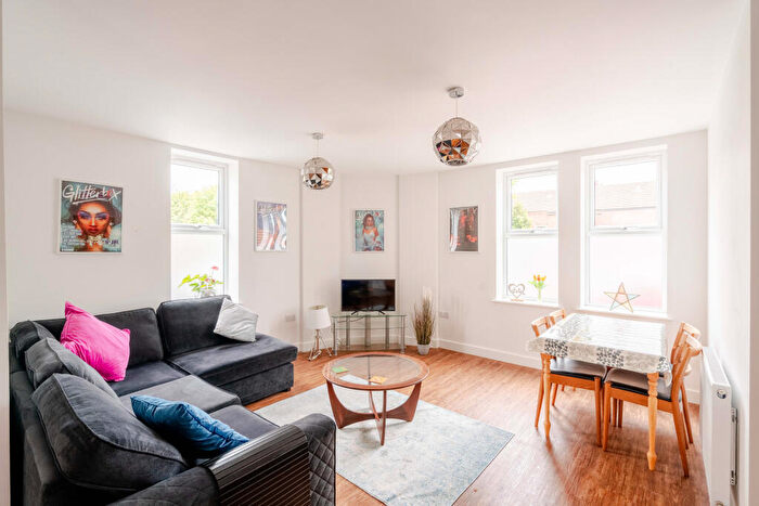 1 Bedroom Flat For Sale In Glenfrome Road, St. Werburghs, Bristol, Bristol, BS2