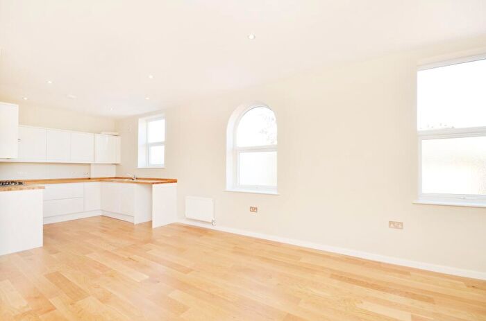 2 Bedroom Flat For Sale In Lampmead Road, London, SE12