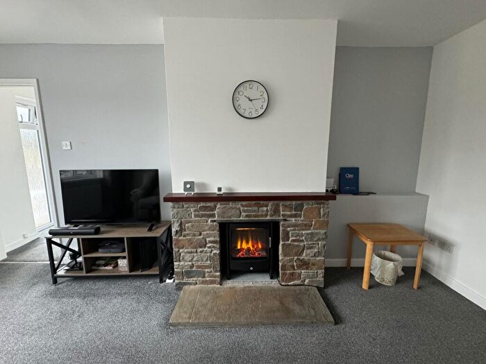 2 Bedroom Detached Bungalow For Sale In Derlyn Park, Tycroes, Ammanford, Carmarthenshire., SA18