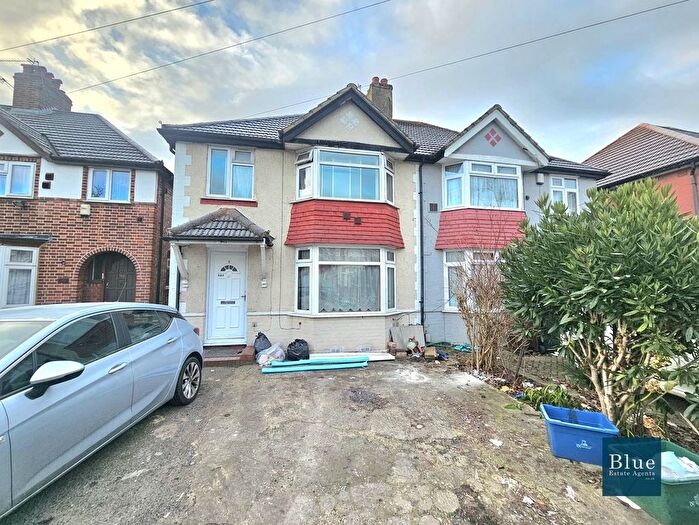 5 Bedroom Semi Detached House To Rent In The Crossways, Hounslow, TW5
