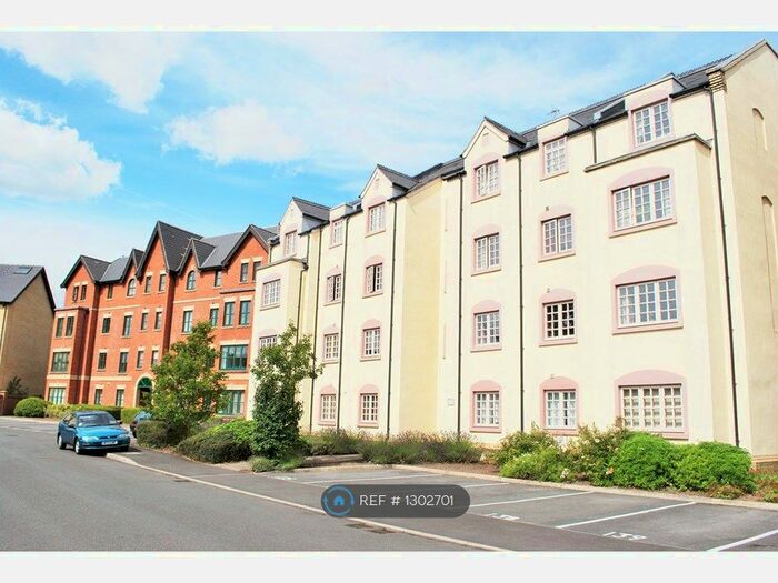 2 Bedroom Flat To Rent In Hadfield Close, Manchester M14