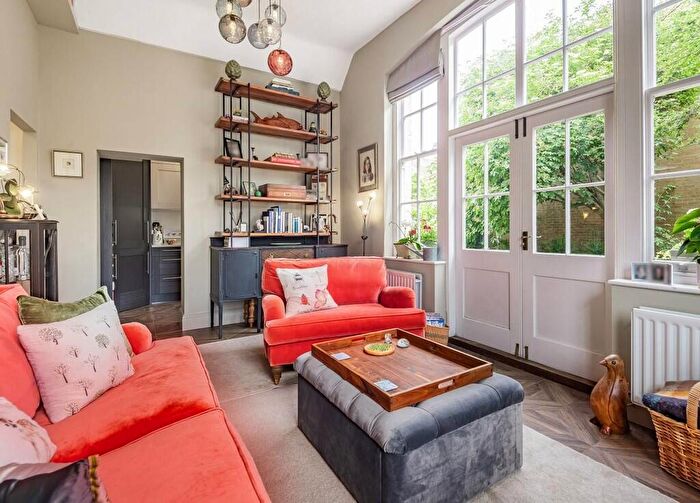 1 Bedroom Flat To Rent In St. Lukes Square, Guildford, GU1