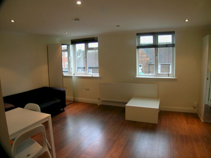 Studio To Rent In Rayners Lane, Harrow, Middlesex, HA5