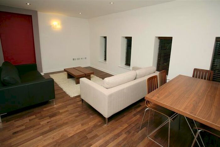 3 Bedroom Flat To Rent In Jacob Masions, Umberston Street, Whitechapel, London, E1