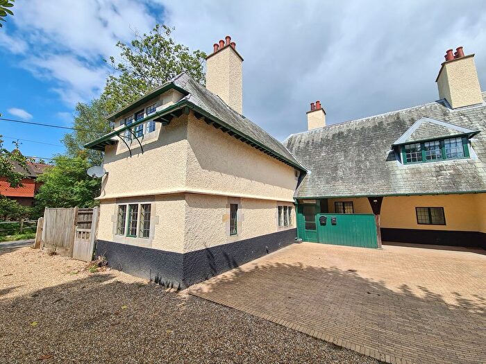 3 Bedroom Semi-Detached House To Rent In Cansiron Lane, Cowden, TN8