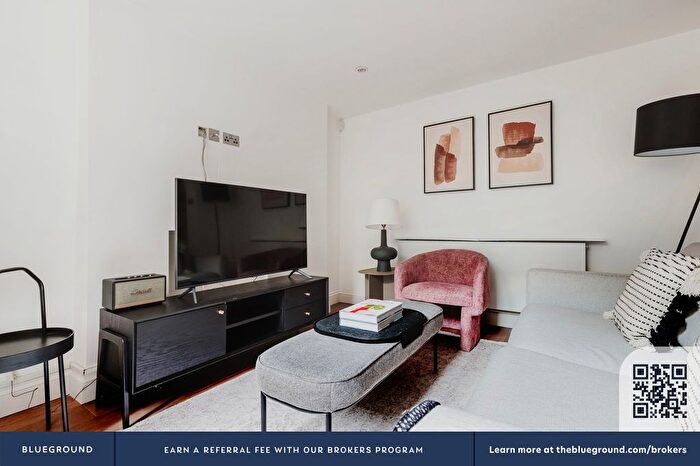 2 Bedroom Flat To Rent In Bayswater, London, W2