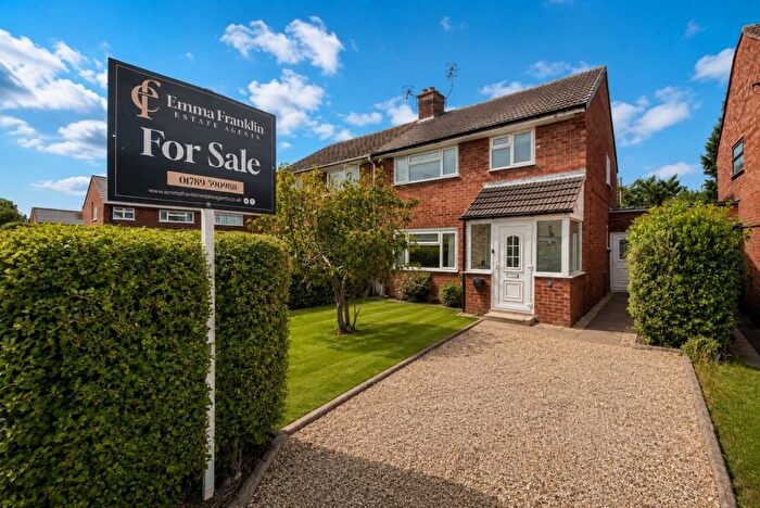 3 Bedroom Semi-Detached House For Sale In New Street, Tiddington, Stratford-Upon-Avon, CV37