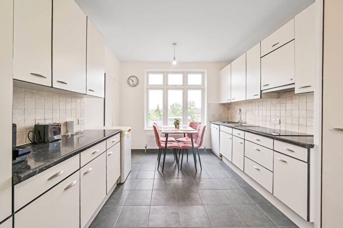 5 Bedroom Detached House To Rent In Woodstock Avenue, Golders Green, London, NW11