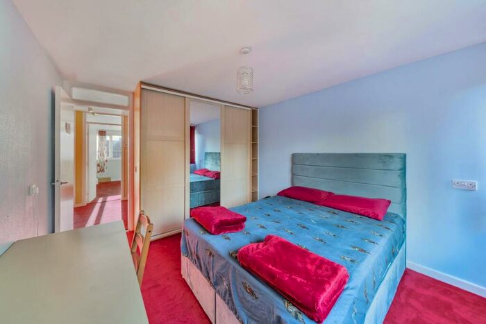 4 Bedroom Maisonette To Rent In Morrison Court, High Barnet, Barnet, EN5