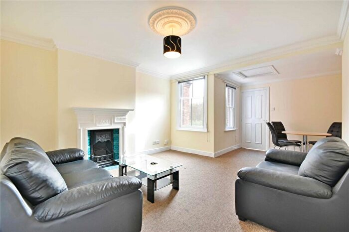 2 Bedroom Flat To Rent In Dartmouth Road, Mapesbury, NW2