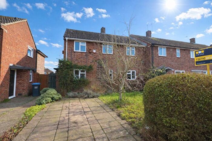 3 Bedroom End Of Terrace House For Sale In Chelwood Avenue, Hatfield, AL10