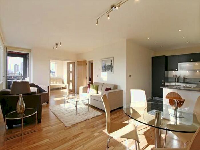 2 Bedroom Flat To Rent In The Graphite Apartments, Provost Street, N1