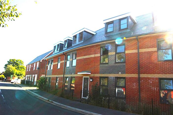 2 Bedroom Flat To Rent In Winifred Court, Prince George Street, Havant, PO9