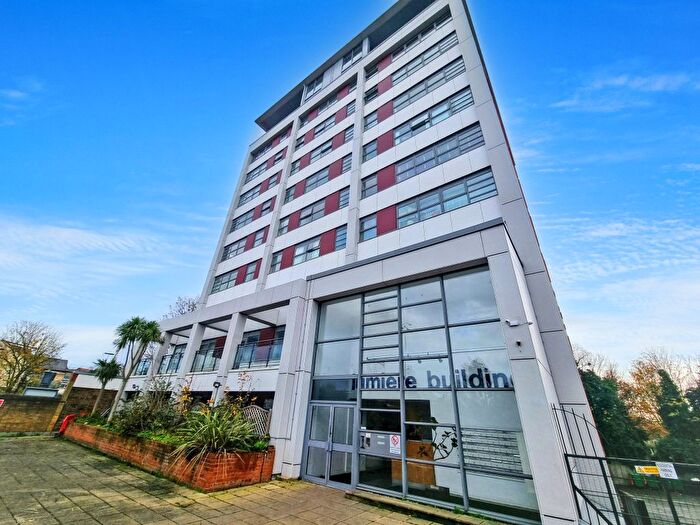 1 Bedroom Flat To Rent In Lumiere Building, Romford Road, Forest Gate, E7