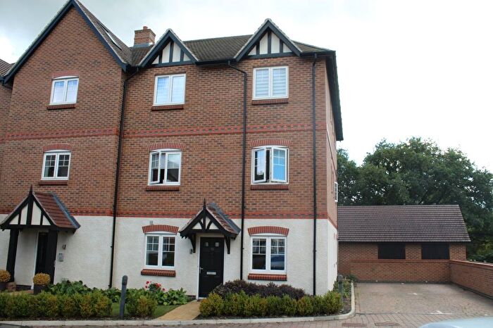 2 Bedroom Flat To Rent In Meer Stones Road, Balsall Common, Coventry, West Midlands, CV7