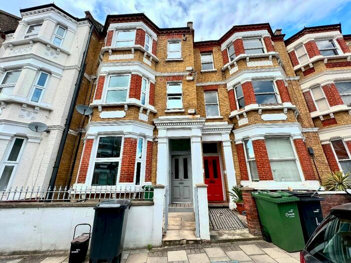 2 Bedroom Flat To Rent In Handforth Road, London, SW9
