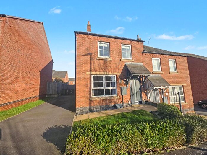 3 Bedroom Semi Detached House For Sale In Plantain Way, Rugby, CV23