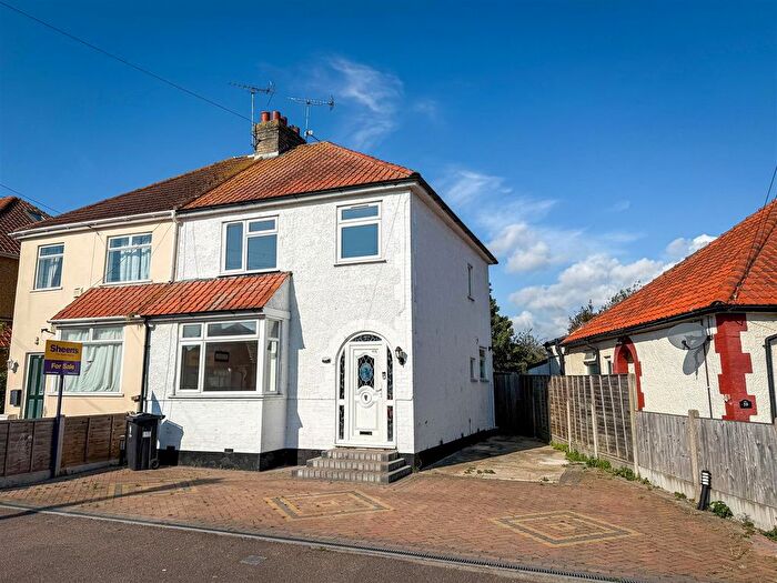 3 Bedroom Semi-detached House For Sale In Thomas Road, Clacton-On-Sea, CO15