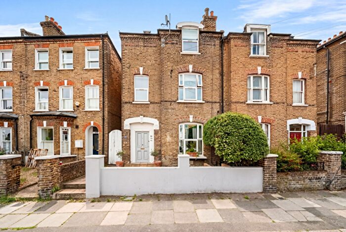 2 Bedroom Flat For Sale In Courthill Road, London, SE13