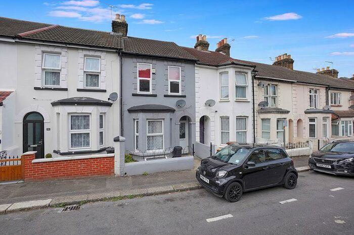 3 Bedroom Terraced House To Rent In Belmont Road, Gillingham, ME7